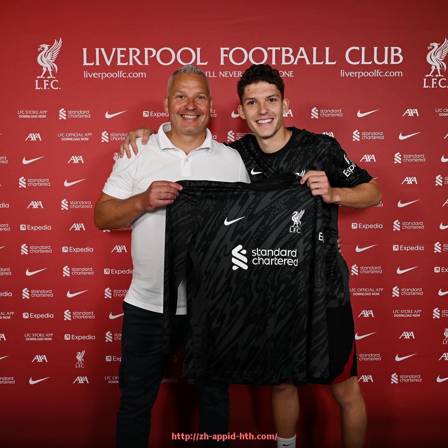 HTH华体会APP下载-埃弗顿11号英超球衣款式及球员介绍